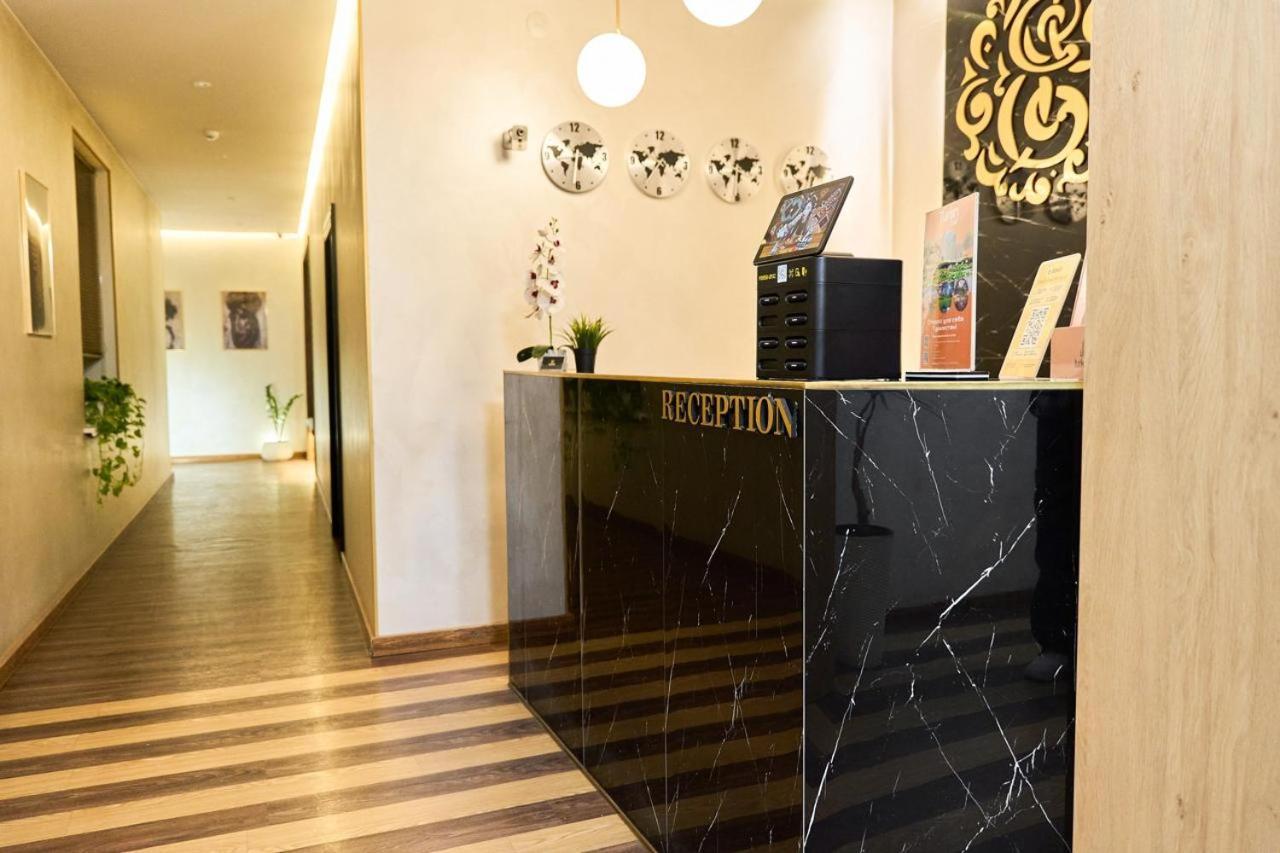 Edem Hotel Turkistan エクステリア 写真